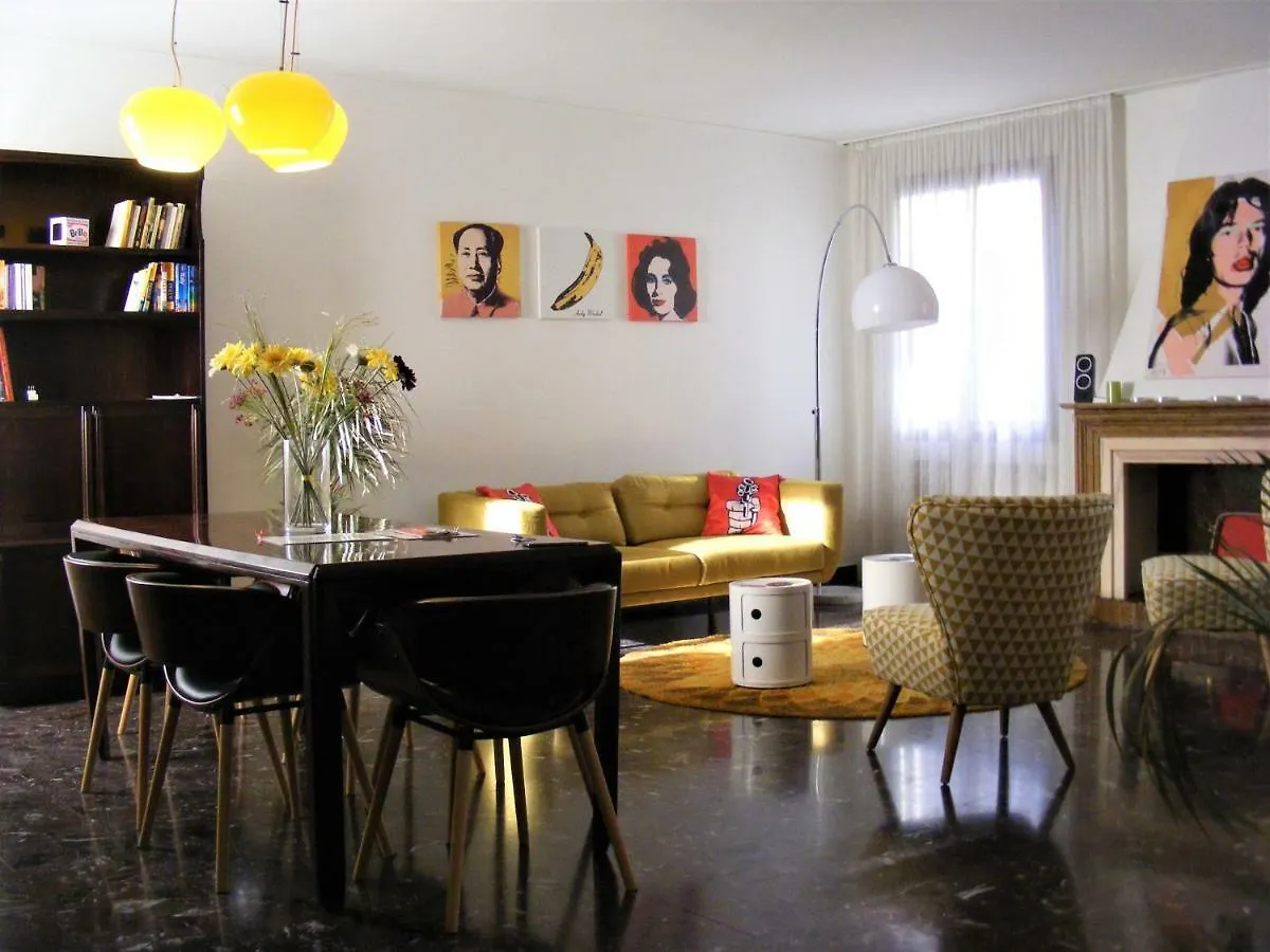 Andy\'S Apartment location